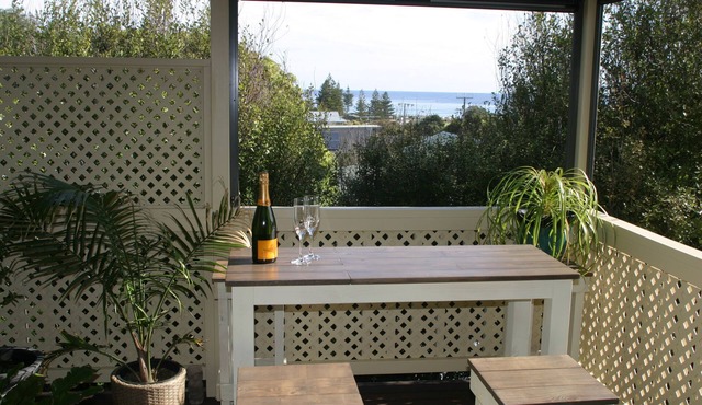 Spoil yourself! Gateway- McLaren Vale wineries, Moana Beach & Onkaparinga Gorge!