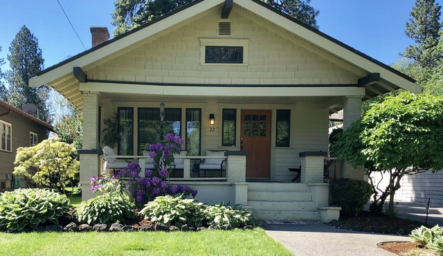 Spokane 2BDR Home: Steps Away from Manito Park!