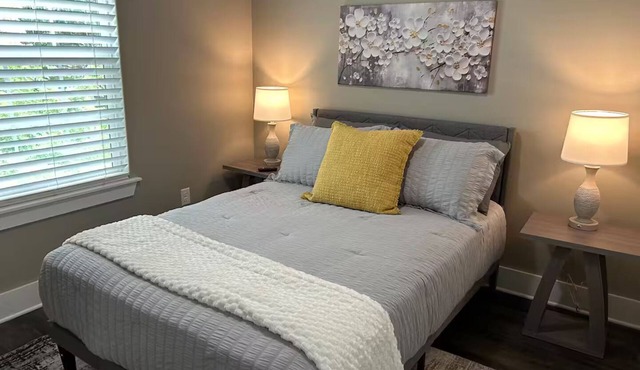 Spokes & Stays - Minutes to Trails & Downtown!