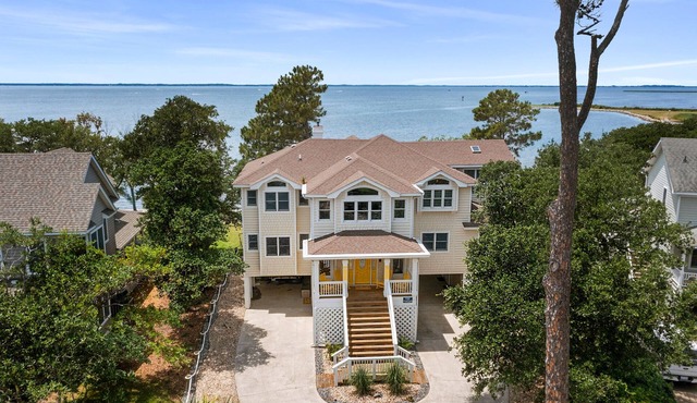 Spontaneity: Soundfront, Shared Pool, Hot Tub