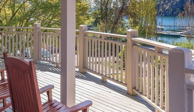 Sports! Hiking trails, beach access, kayaking, bike riding, boating, fishing!