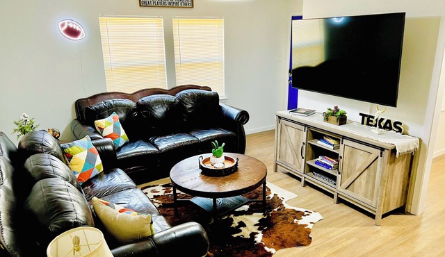 Sports Themed 3-Bedroom Home in Arlington near AT & T Stadium & Other Sports
