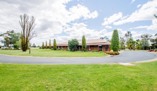 Sportslander Motor Inn