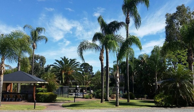 Sportsmans Motor Inn