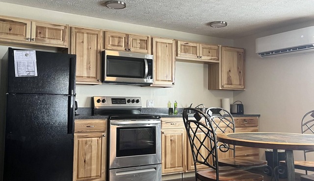 Sportsmen's Lodge at Bay Bridge Sport Shop