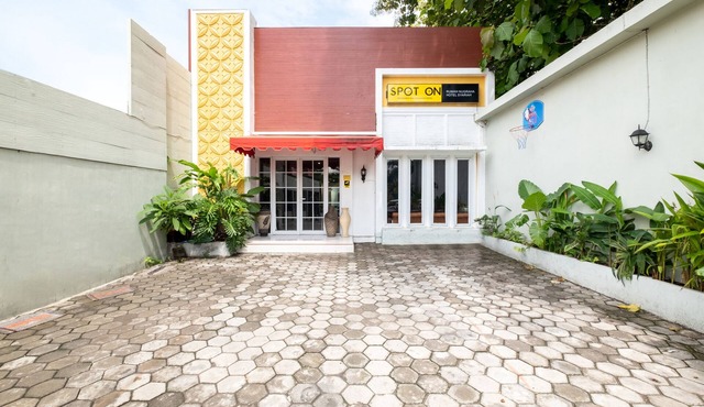SPOT ON 2419 Rumah Nugraha Hotel Syariah