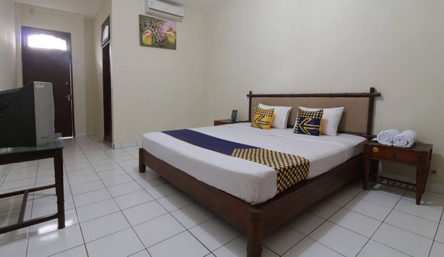 SPOT ON 2426 Hotel Aget Jaya Ii