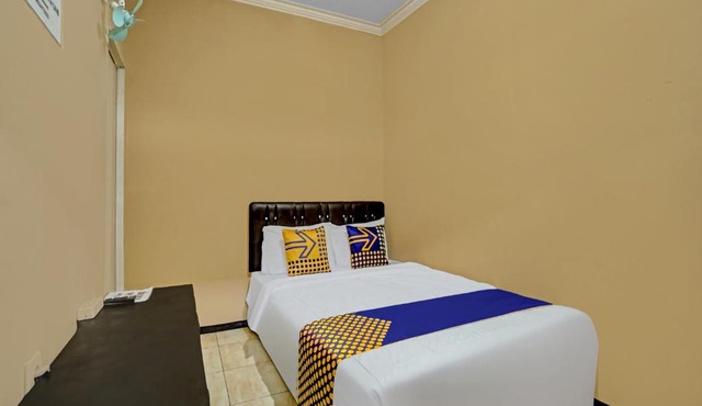 SPOT ON 90664 Adem Ayem Homestay