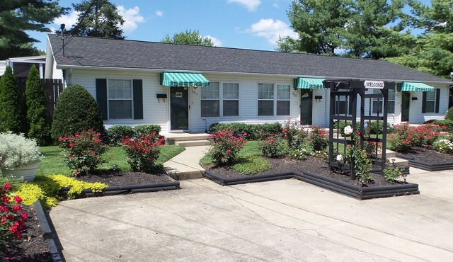 Spotless and Cozy Rental.just 6.5 miles from the Kentucky Horse Park.