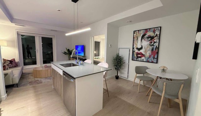 Spotless modern & bright 1 BR in North End Halifax