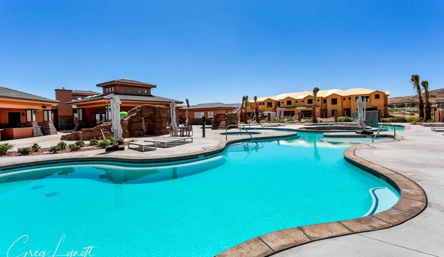 Spotless new private home in Zion Resort. Great pool. Relax, explore. Wireless.