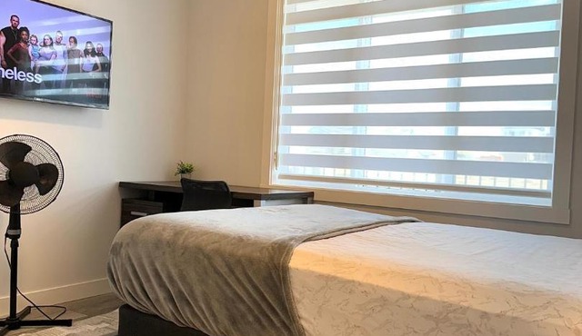 Spotless -Private room & bath with free parking and wifi