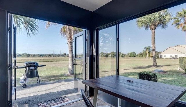 SPOTLESS VILLA ! FULLY FURNISHED - JUST BRING YOUR GOLF CLUBS !