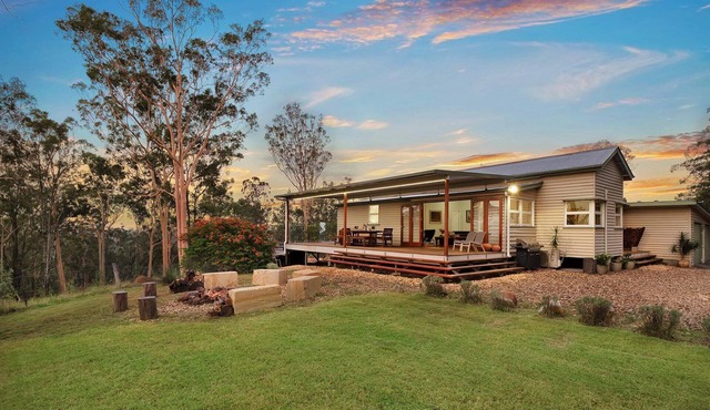 Spotted Gum - A Tranquil Mountain Retreat Surrounded by Nature