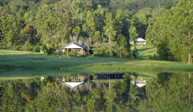 Spotted Gum Cottage - Bush and Beach Experience