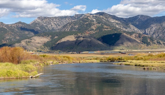 Spotted Moon Ranch - River Front - Two Bedroom Cabin