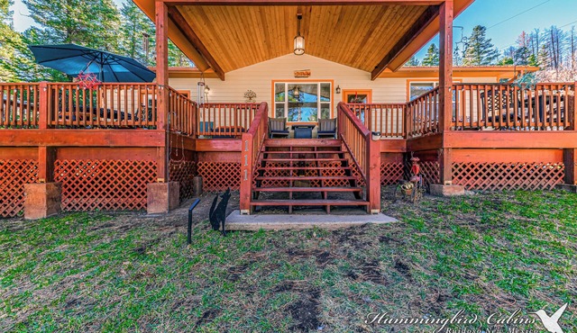 Spotted Owl Pet Friendly | Your Peaceful Pine Retreat w/Owl-Worthy Views & Hot Tub Soaks