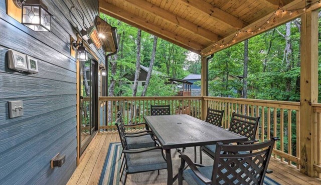 Sprawling Blowing Rock Escape with Theater and Hot Tub!