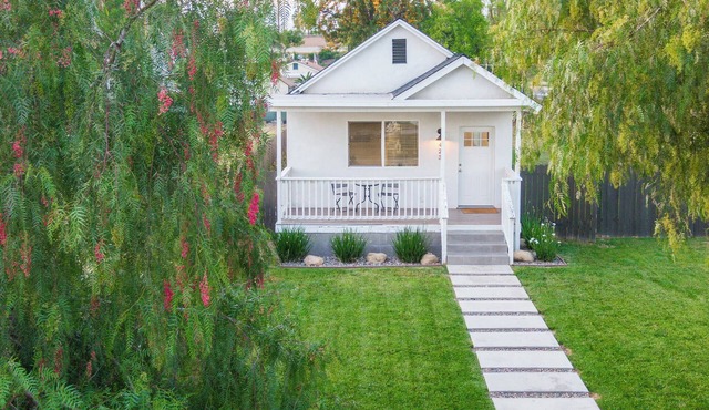 Sprawling Downtown Redlands Retreat Central to all Schools, Hospitals & Events