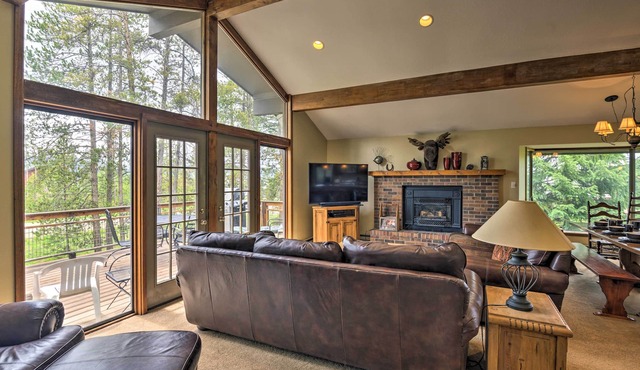 Sprawling Fraser Cabin w/Private Hot Tub & Deck!