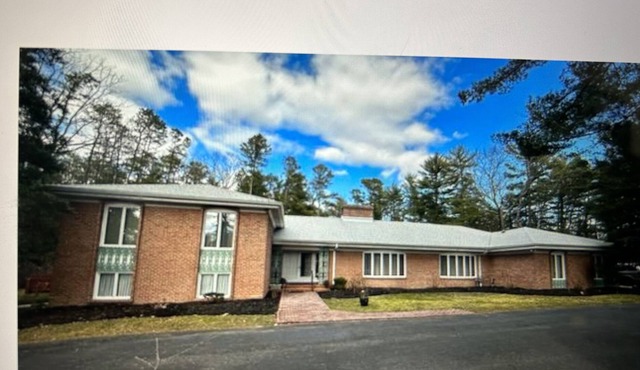 SPRAWLING HOME IN MILLVILLE