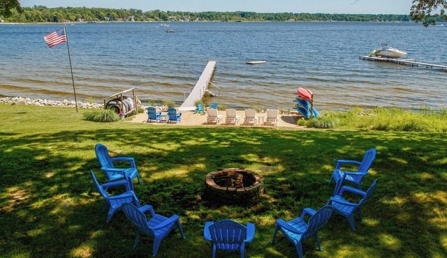 Sprawling Lake Retreat on White Lake! Private SettingnLoaded w/extra amenities