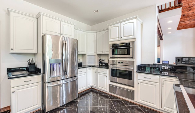 Sprawling Lancaster Home ~ 6 Mi to Kilmarnock!