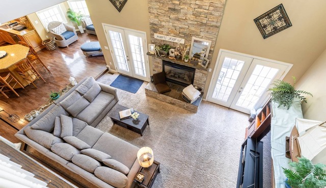 Sprawling Luxury Home on a Private Cul De Sac with Gaming Sports Bar, Big Yard Mins to Annapolis