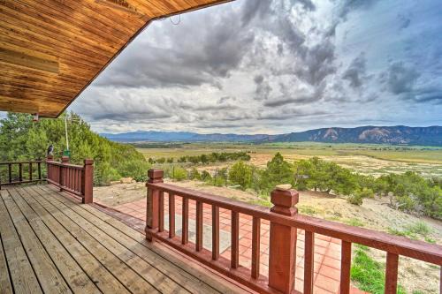 Sprawling Mountain-View Cabin 5 Mi to Mesa Verde