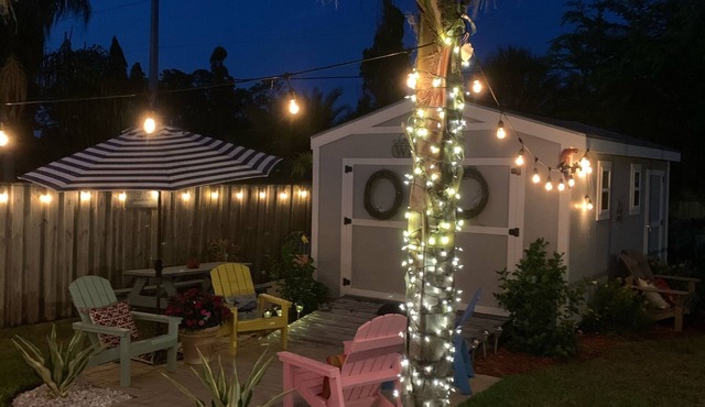 Sprawling, private pool oasis with plenty of room for R&R! Pet Friendly!