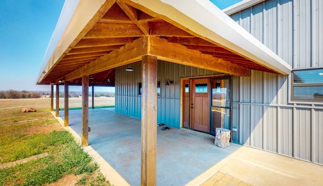 Sprawling retreat with two lodges, entertainment