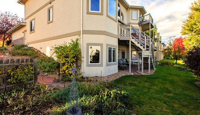 Spread out in a large,1600 sq foot comfort suite 1 bedroom plus additional nook