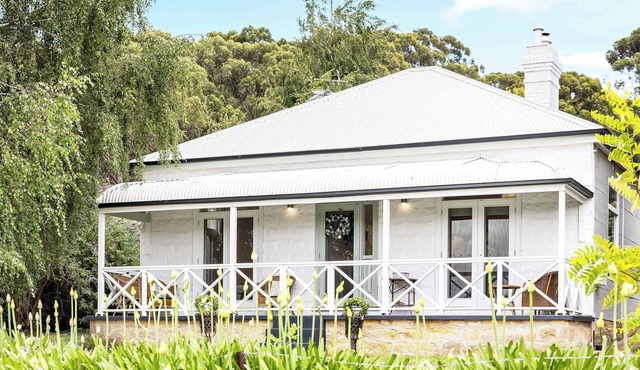 SPRIGG COTTAGE Adelaide Hills Luxury Retreat