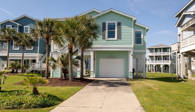 ⭐️⭐️⭐️⭐️⭐️Spring break available,heated pool,Pet friendly, Steps to beach,Pointe west
