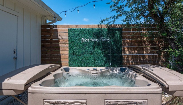 Spring Break | Hot Tub + Farm Stay