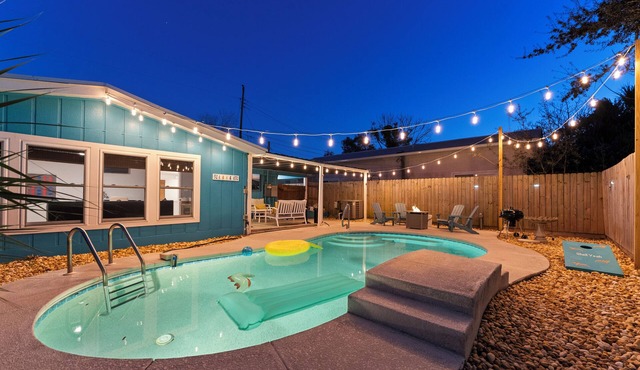 Spring Break, Large Private Pool-Fire Pit-Walk To Beach-Dog Friendly-King Beds