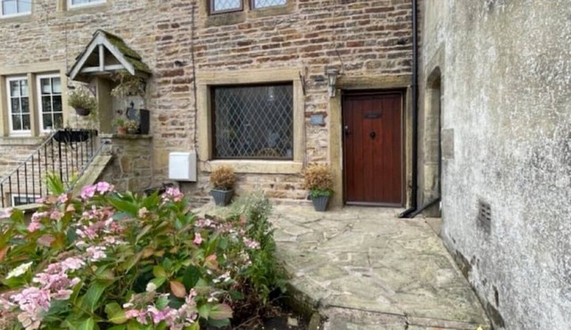 Spring Cottage 2BR Escape - Garden, Coffee Machine, Self Check-in