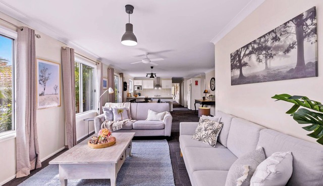 Spring cottage Family 4BR Retreat Walk to Nowra