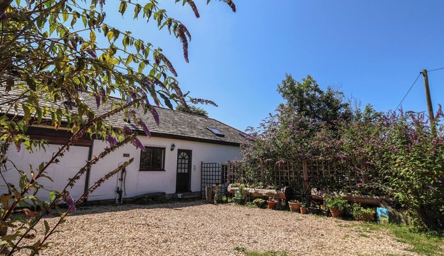 SPRING COTTAGE, pet friendly, with open fire in Lynton