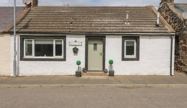 SPRING COTTAGE, pet friendly, character holiday cottage in Chirnside