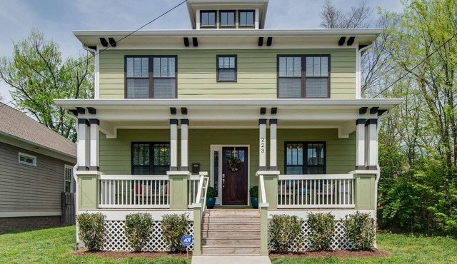 Spring Discounts! Big Yard for Pets! Restaurants!BROADWAY/Downtown 1 ML TOPGOLF!