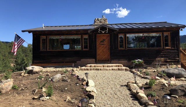 Spring get away near RMNP-Estes Park discounts available. Pet Friendly