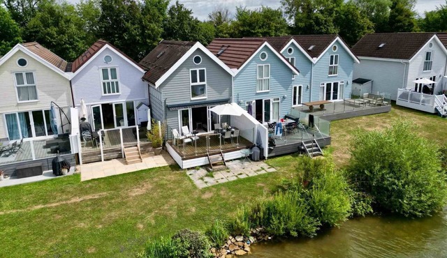 Spring Lake 19, The Lake House