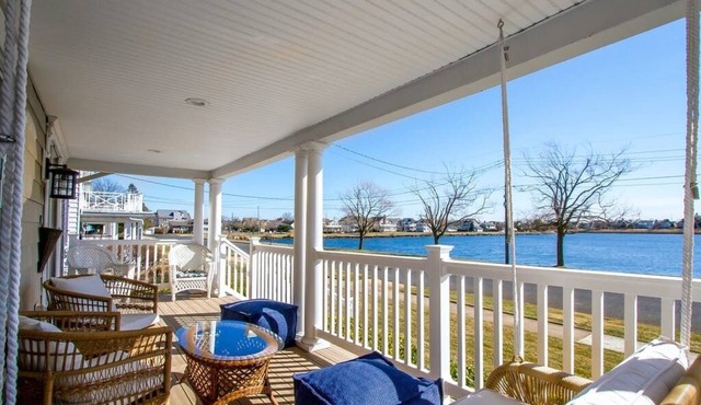 Spring Lake Waterfront - 2 Blocks from Beach