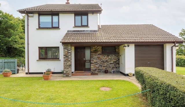 SPRING LODGE, pet friendly, country holiday cottage in Kilkhampton