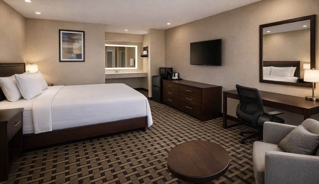 Spring Place Inn & Suites