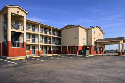 Spring Place Inn & Suites