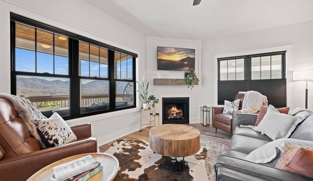 Spring rates!Hot tub! Views! Lux Home!Near AVL!