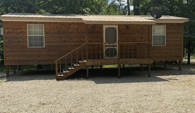 Spring River Cabin at Saddler Falls with large yard, firepit and swing!