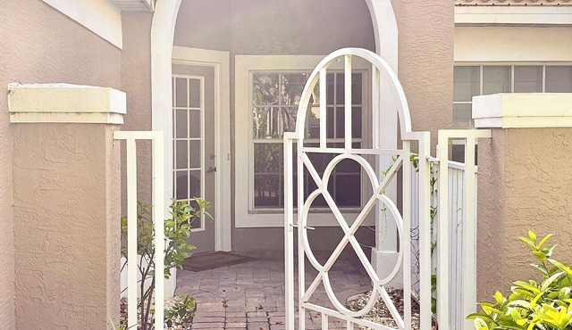 Spring Run Golf Club Villa 3BR 2BA w/pool on 1st hole has golf club amenities